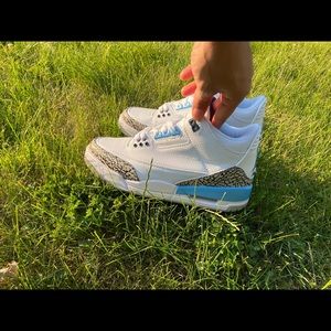 Jordan 3 unc, size 8.5
